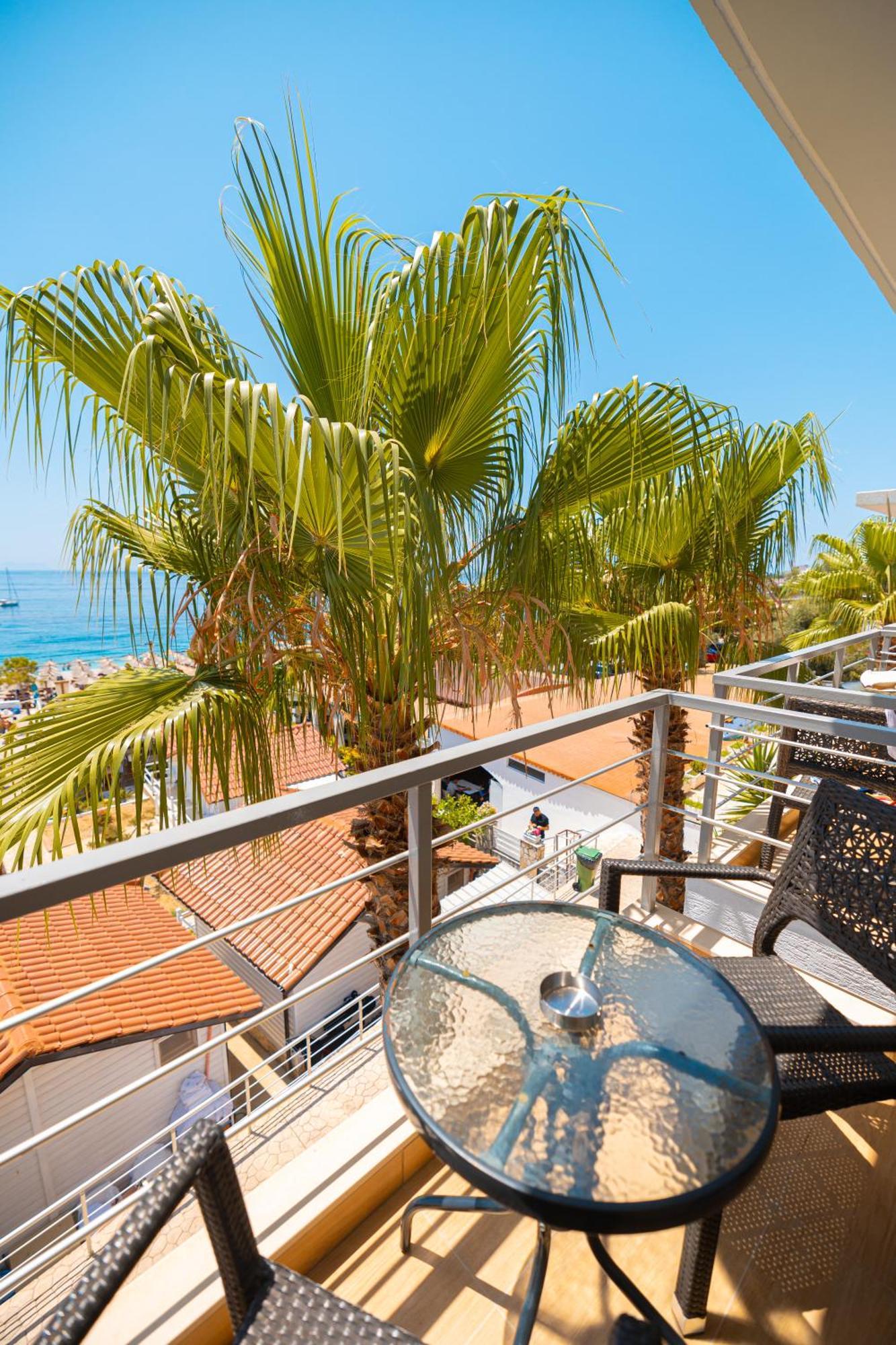 Royal Blue Hotel Dhërmi Εξωτερικό φωτογραφία