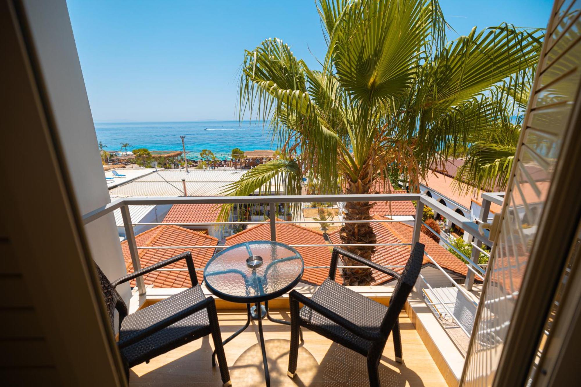 Royal Blue Hotel Dhërmi Εξωτερικό φωτογραφία