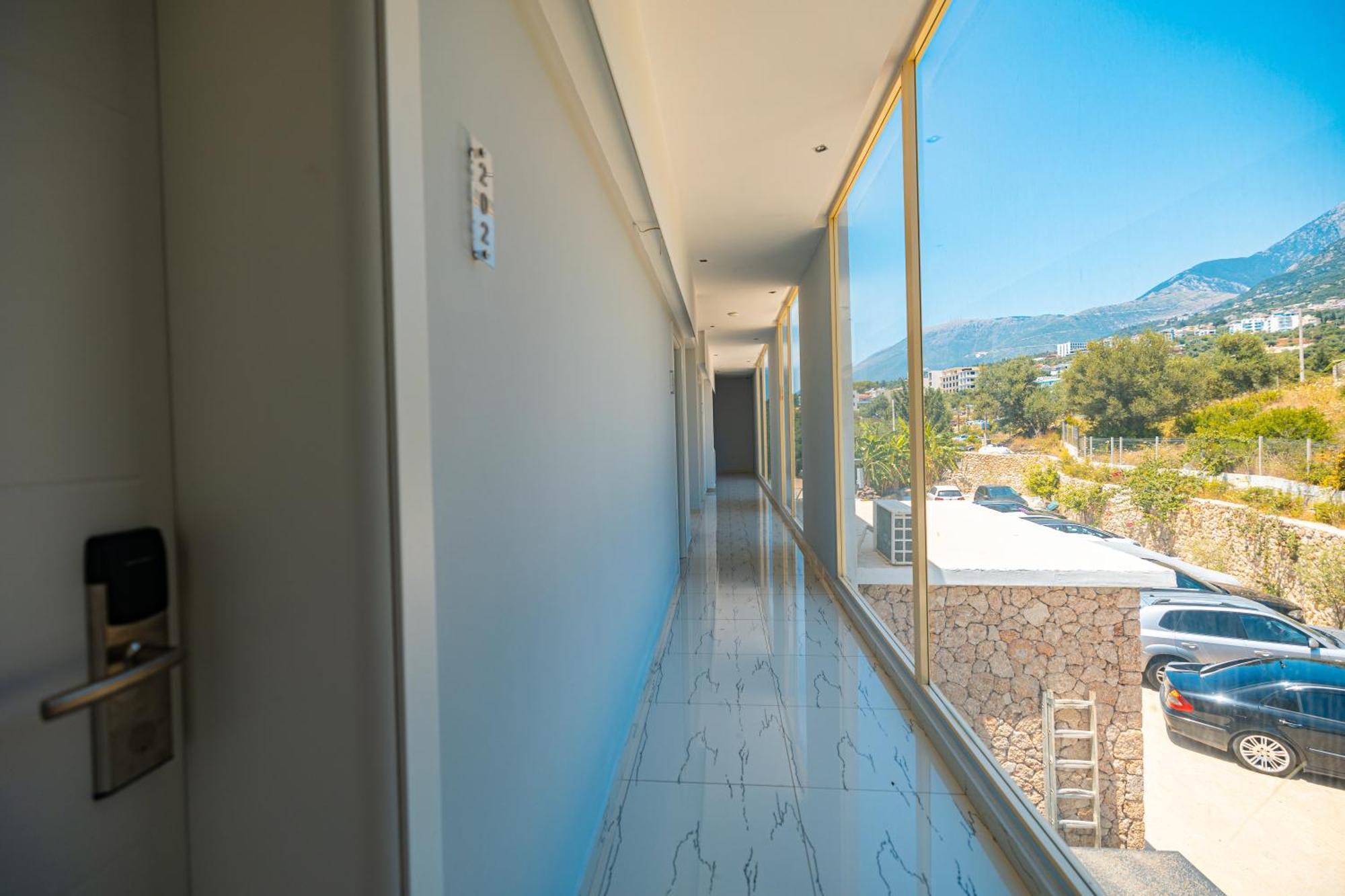 Royal Blue Hotel Dhërmi Εξωτερικό φωτογραφία