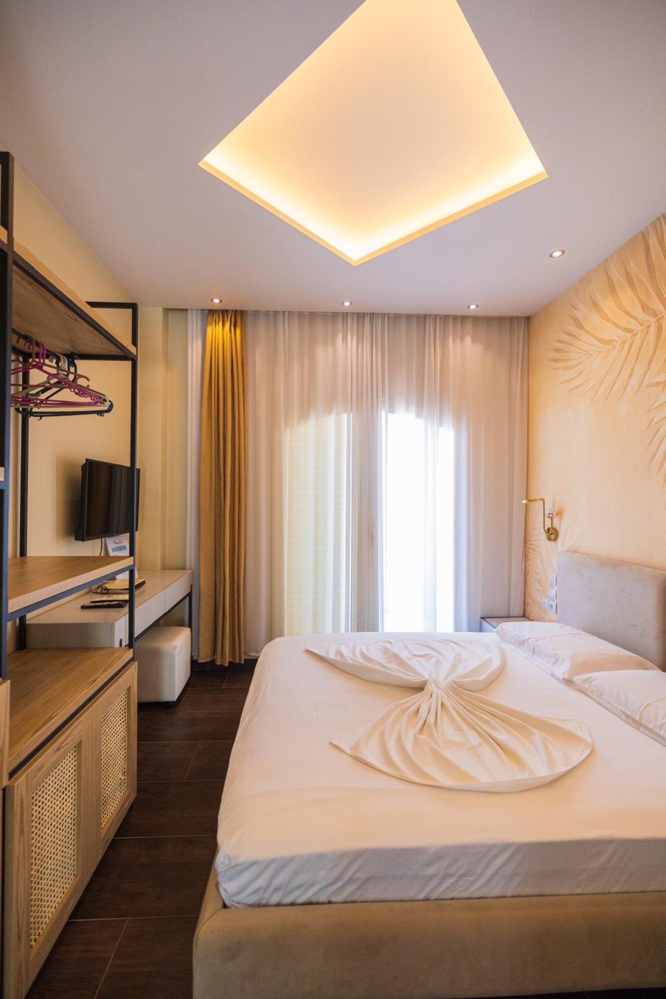 Royal Blue Hotel Dhërmi Εξωτερικό φωτογραφία