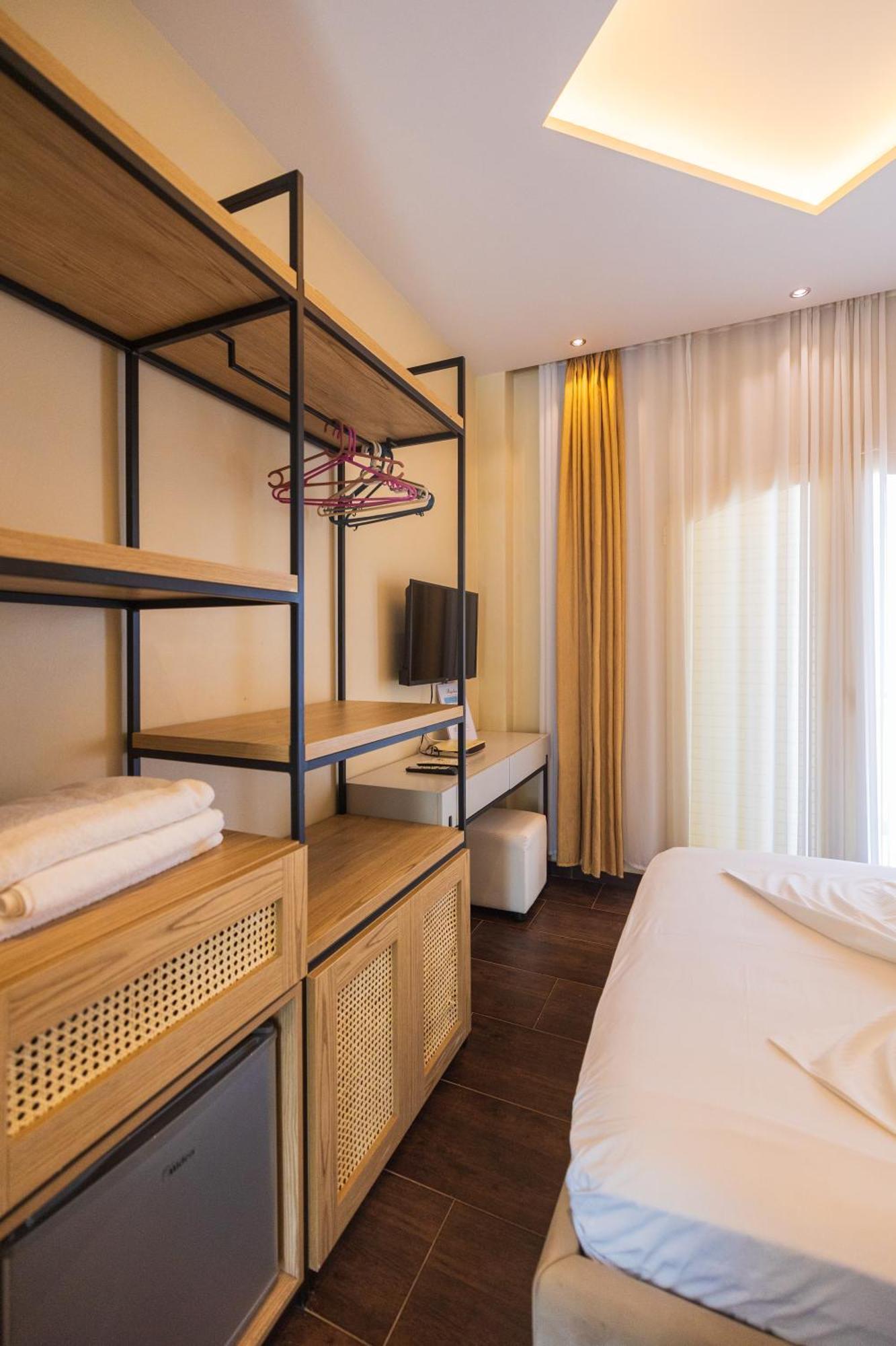 Royal Blue Hotel Dhërmi Εξωτερικό φωτογραφία