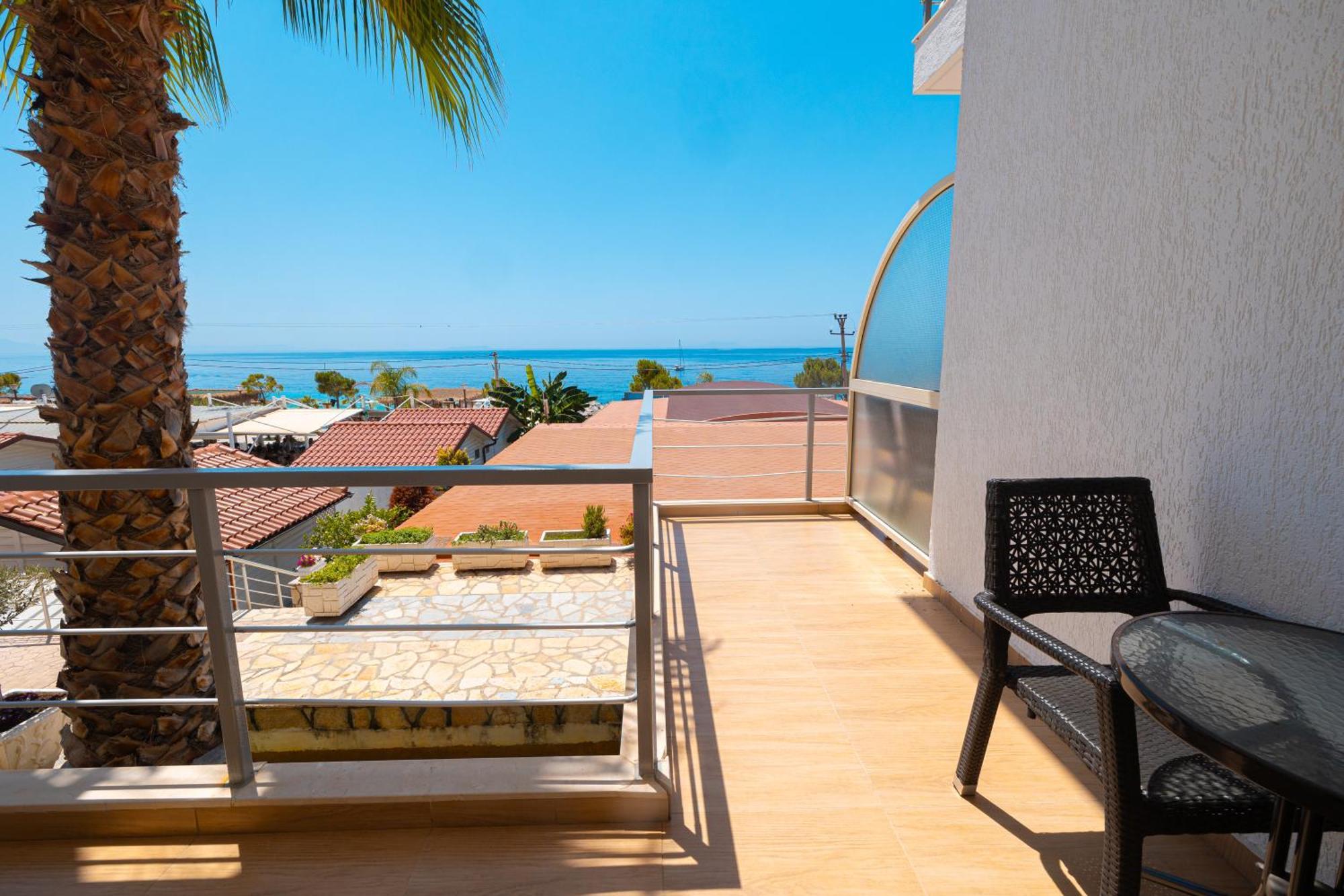 Royal Blue Hotel Dhërmi Εξωτερικό φωτογραφία