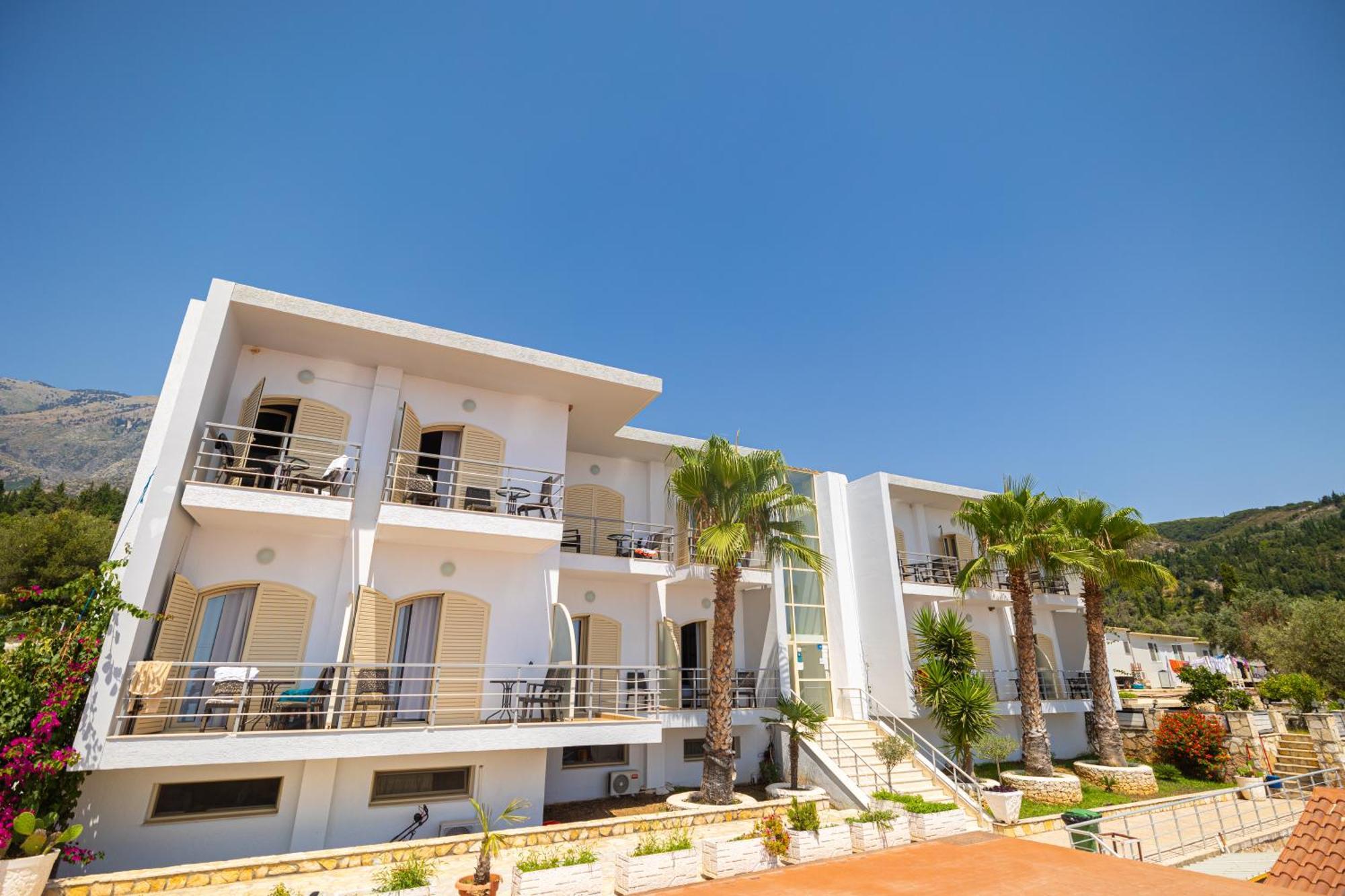 Royal Blue Hotel Dhërmi Εξωτερικό φωτογραφία