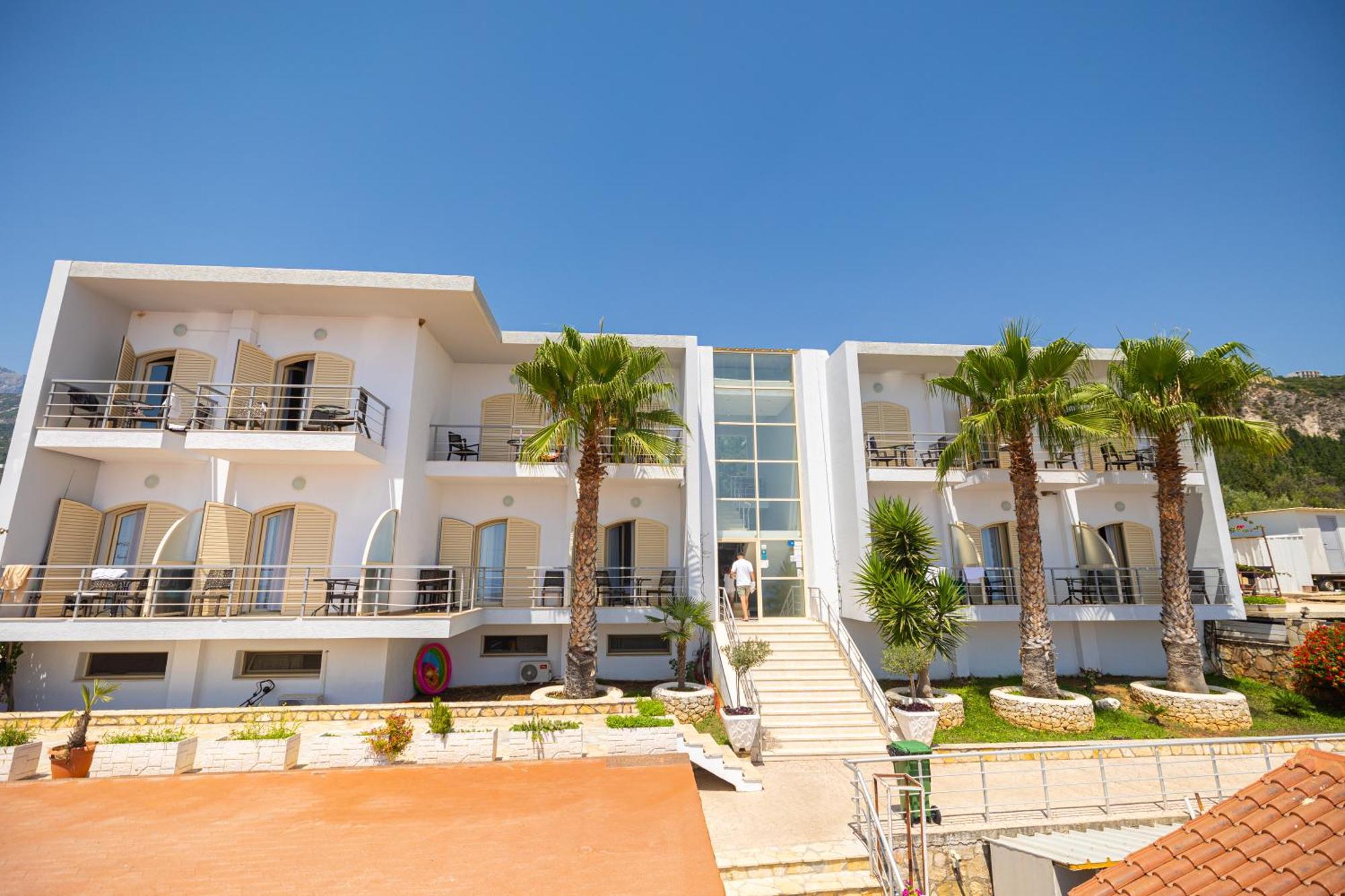Royal Blue Hotel Dhërmi Εξωτερικό φωτογραφία