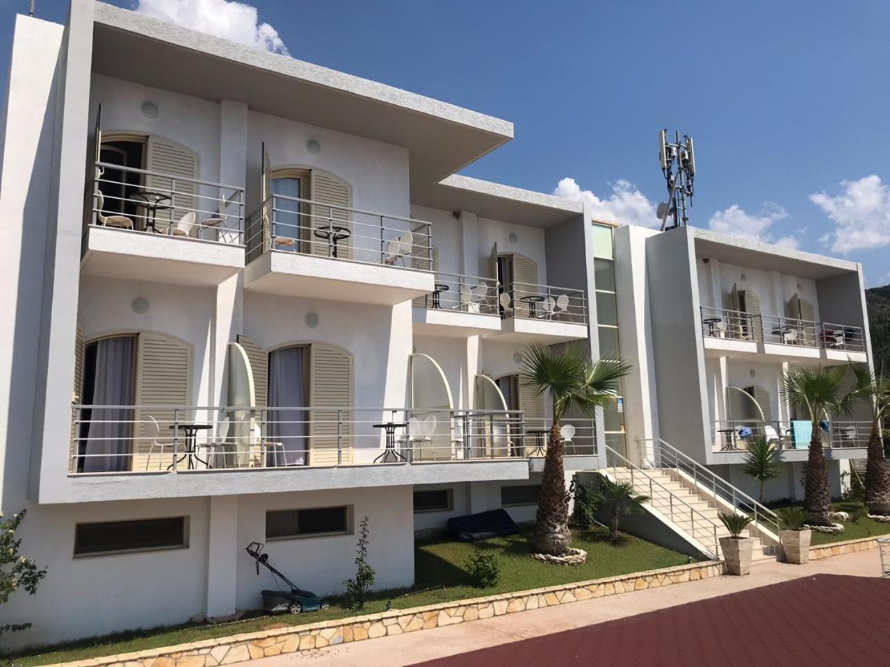 Royal Blue Hotel Dhërmi Εξωτερικό φωτογραφία